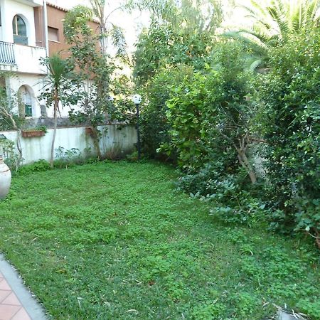 Sea Breeze Acitrezza Aci Castello Exterior foto
